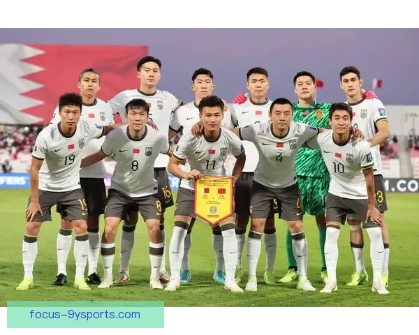 国足逆转取胜点燃球迷热情全场欢呼再创历史新高峰砥砺前行吧强军