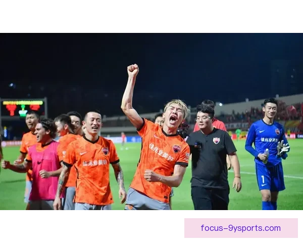 全新赛季揭幕战精彩纷呈 各大球队备战状态各异 展望未来冠军争夺战