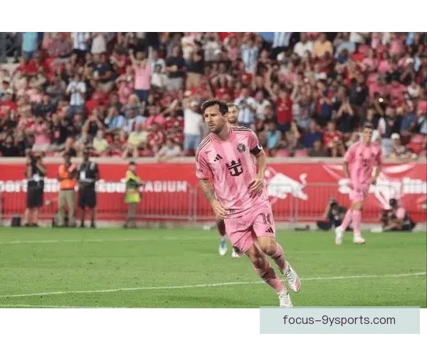 梅西率队逆转胜利，欧洲冠军联赛惊现精彩绝杀瞬间